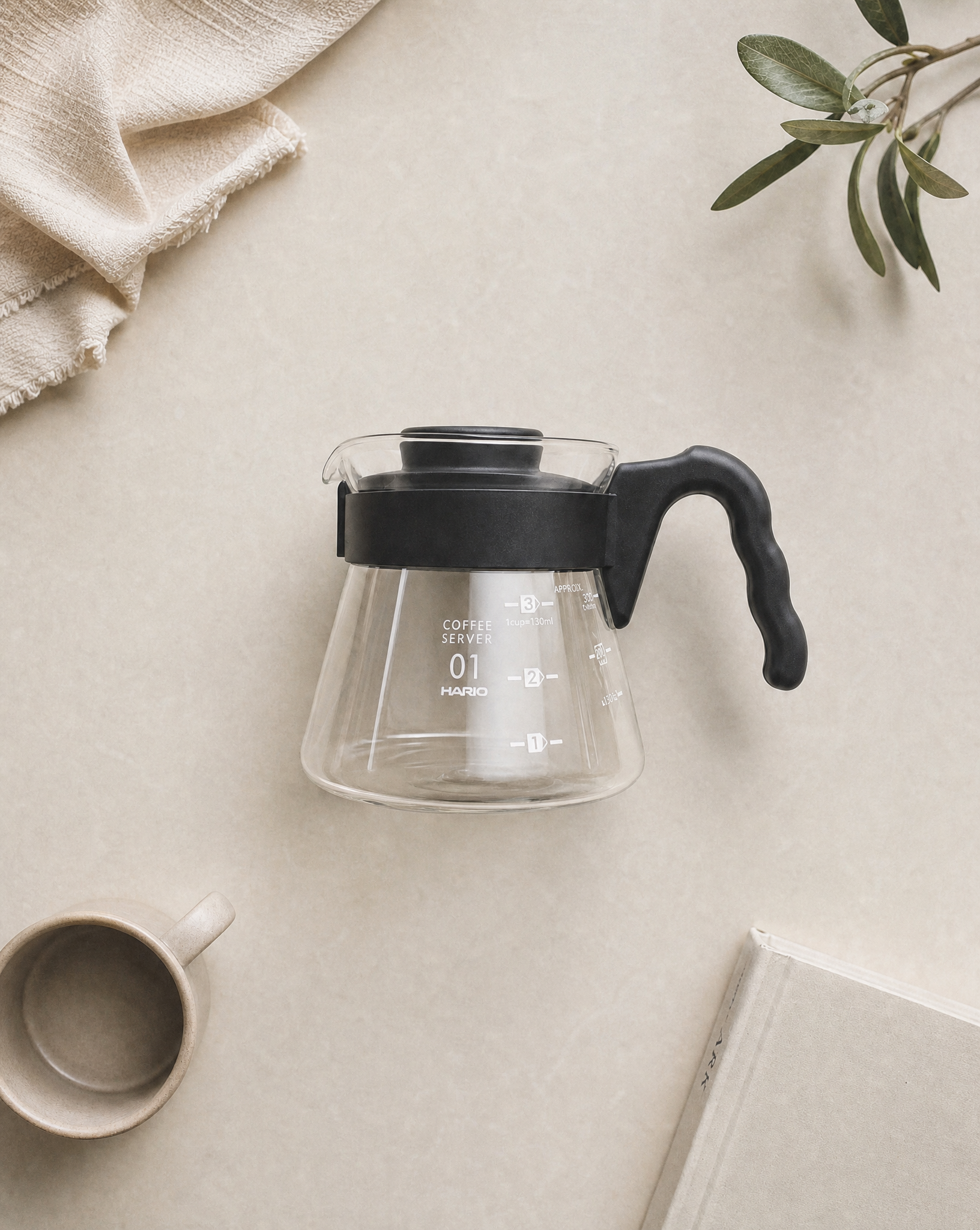 Zestaw do parzenia kawy v60-01: dripper + dzbanek + filtry papierowe 40szt.