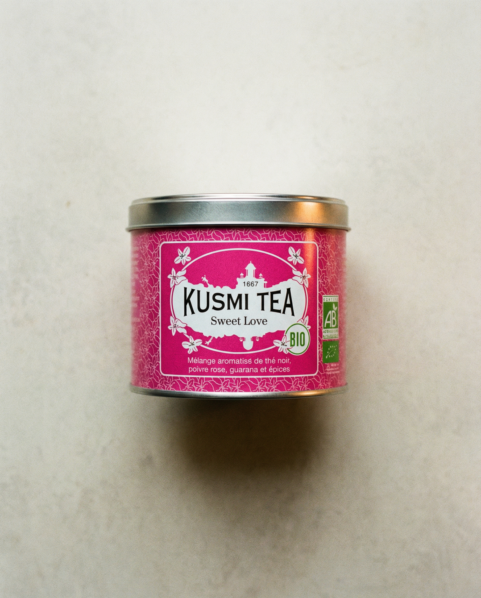 Kusmi Tea Sweet Love Bio: Czarna herbata z różowym pieprzem i przyprawami - puszka 100 g