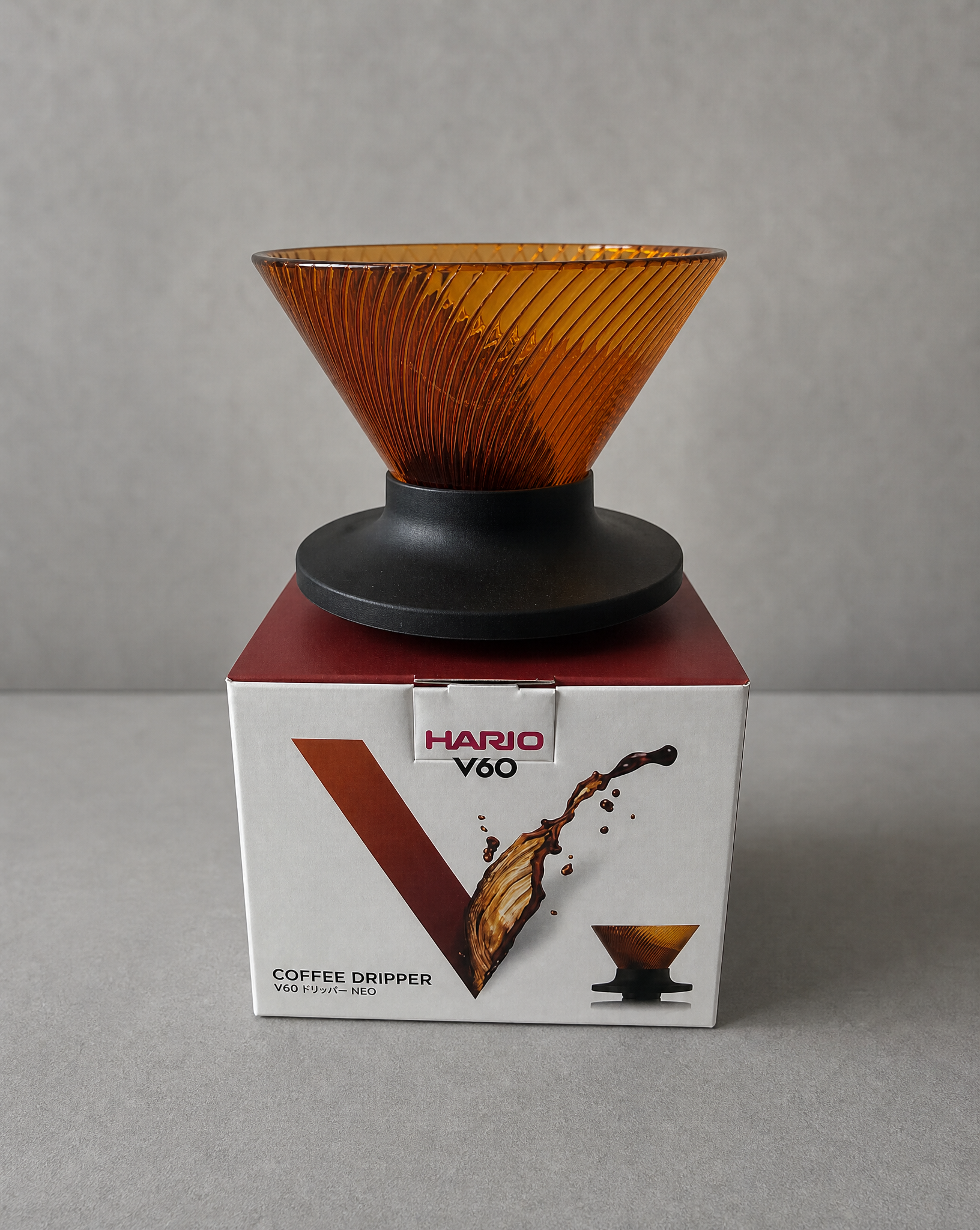 Hario - trytanowy dripper NEO V60-01 - bursztynowy